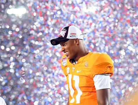 Photo Tennessee Qb Joshua Dobbs Shows Up In Gatlinburg To Support