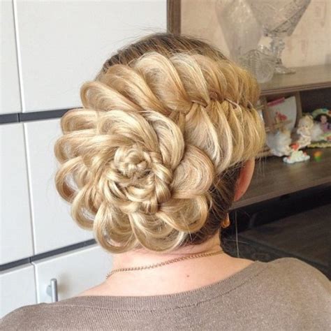 40 Most Delightful Prom Updos For Long Hair In 2018