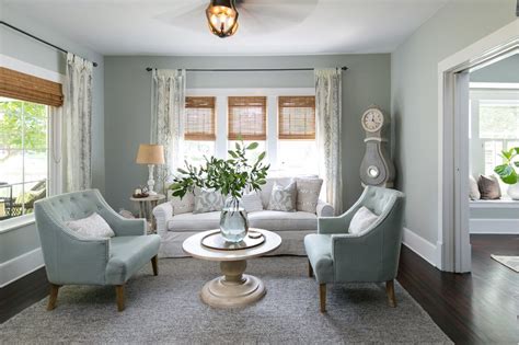Salon de style traditionnel | Living room designs, Traditional design ...