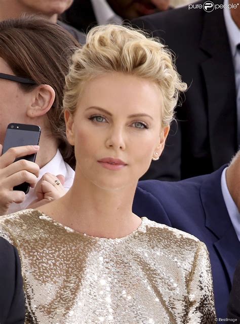 Épinglé Sur Actress Charlize Theron