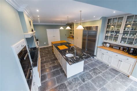 The Earlsfield Traditional Kitchen Homify