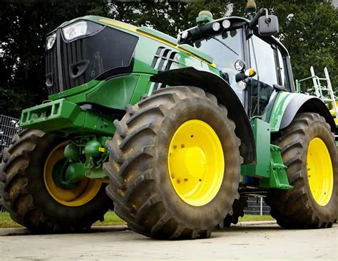 Specially designed for indian farmers. Prototyp Sesam: Der vollelektrische Traktor von John Deere ...