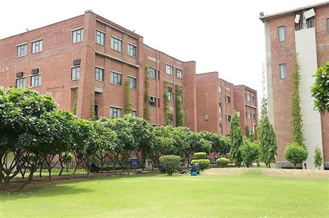 Iilm University Gurgaon Fees Ranking Course Placements Reviews