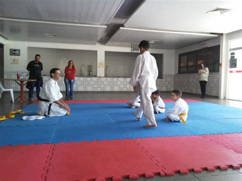 Alunos Do Karate Trocam De Faixa Clube Estoril