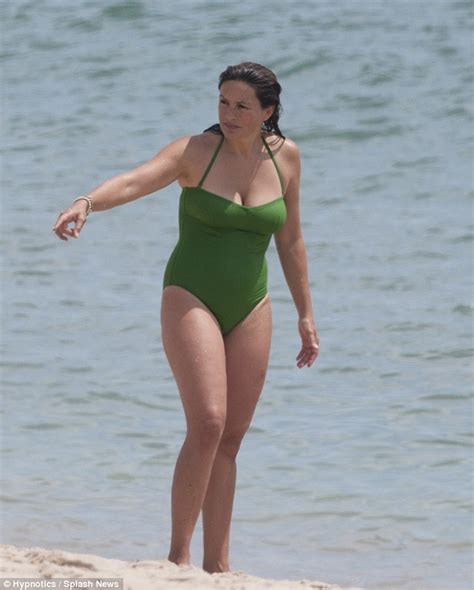 Law And Order Star Mariska Hargitay In 50s Style Swimsuit On The Beach Daily Mail Online
