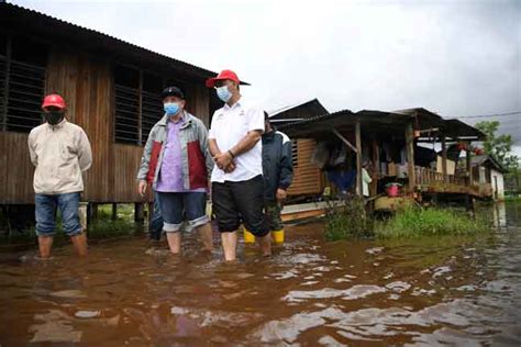 Misi bantuan banjir ‘rezeki terpijak’ pesakit jantung  Utusan Borneo