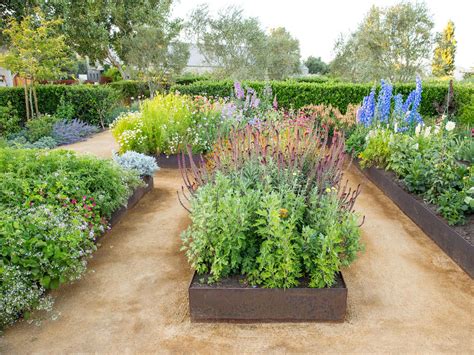 Tips For Designing With Flowering Plants Sunset Magazine