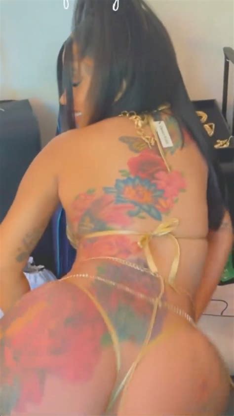 Pregnant Cardi B Twerks On Husband Offset In Just A G