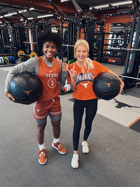 Tierra Neubaum On Twitter Fueling Up Warming Up With Texaswbb