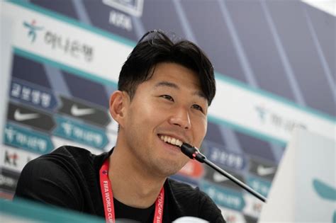 Captain Son Heung Min Willing To Risk Health For Fans The Korea Times