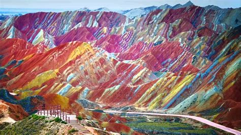 Pin By Lindsey Richards On Peru Danxia Landform Rainbow Mountain