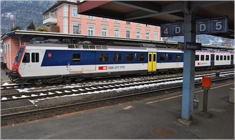 Sbb rbde 560 — rbde 560 caractéristiques techniques rame automotrice électrique avant d une rame (ligne régionale menant à lausanne) série rbde 560 entreprise ferroviaire c … RBDe 560 027-5 in Brunnen im März 2008. Man beachte auch ...