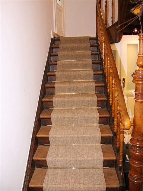 6,90 € für das erste paket und 0. Treppenläufer - Raumausstatter Müller Königswinter Bonn