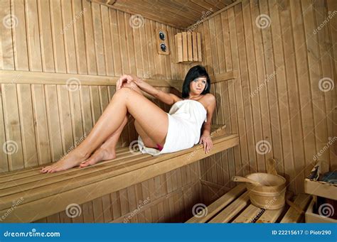 Mujer Joven En Sauna Imagen De Archivo Imagen De Sauna