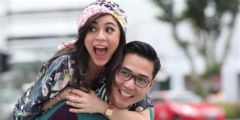 30 Caption Pernikahan Lucu, Dijamin Bikin Ngakak Bareng Pasangan Semua Halaman | merdeka.com