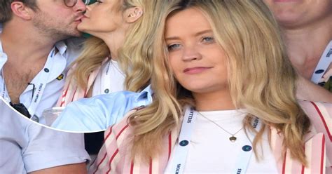 Love Island Voiceover Star Iain Stirling And Girlfriend Laura Whitmore