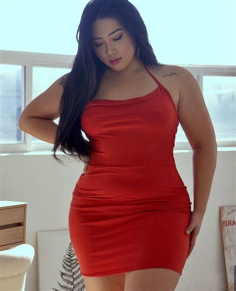 A Imagem Pode Conter Uma Ou Mais Pessoas E Pessoas Em P Asian Woman Asian Girl Red Outfit