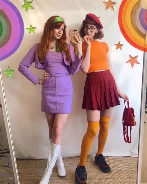 50 Best Friends Halloween Costumes For Two People That Ll Make Your Duo Stea Halloween