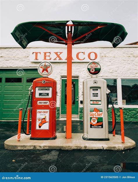 Vintage Texaco Gas Station On Route 66 In Galena Kansas Editorial