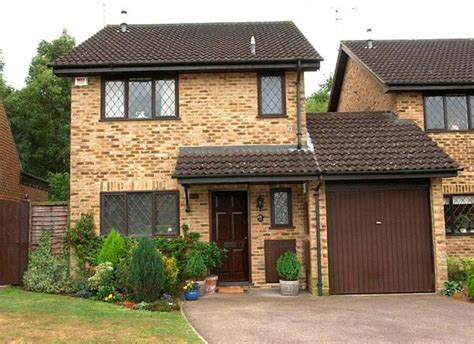 They lived in this home with their son, dudley as well as their nephew, harry potter, son of lily potter, petunia's late. Harry Potter : le 4, Privet Drive est à vous pour un demi ...