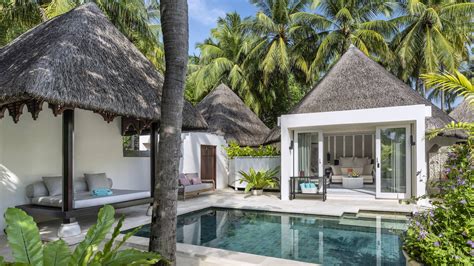 Luxury Resort Accommodations In Maldives Four Seasons Kuda Huraa