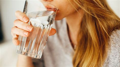 Jangan Remehkan Manfaat Minum Air Putih Saat Perut Kosong Di Pagi Hari Smp Brawijaya Smart School
