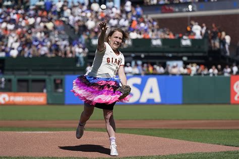 ‘jeopardy Champ Amy Schneider In Fox Sports First Pitch Controversy