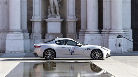 El Maserati GranTurismo se destapa primeras imágenes oficiales del nuevo coupé en versión de