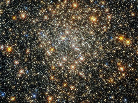 Hubble Telescope Peers Deep Into Milky Way Galaxy Captures Starfield