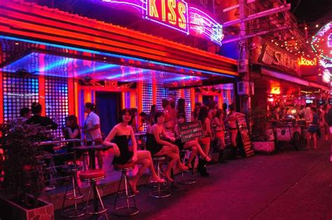 Paket wisata tour thailand/bangkok murah. Dunia Malam Patpong yang Bebas Seks dan Legal Bagi Thailand