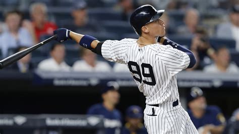Aaron Judge hits 30th homer to break Joe DiMaggio's rookie record for ...