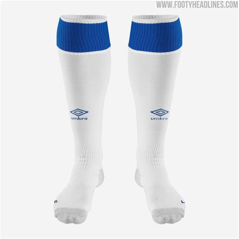 The new kit was unveiled on 13th august 2020 and will go on general sale online and in retail stores from monday 17th august 2020. Schalke 20-21 Home, Away & Third Kits Released - Footy ...