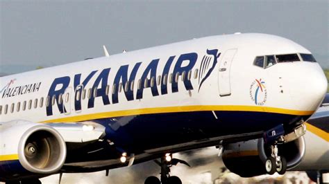 Ryanair Boss Tells Passengers To Ignore New Baggage Rules After Gov Advise Checking Hand