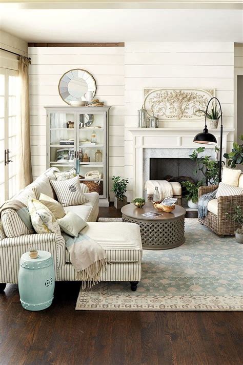 70 French Country Decorating Ideas For Living Rooms 2021