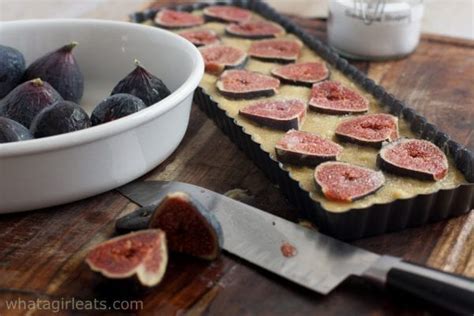 A tart ofblack figs and grapes is servedalongside creamy gorgonzola dolce cheese and a glassofsauternes, a french whitedessert wine. Grain Free Fig And Walnut Tart - What A Girl Eats