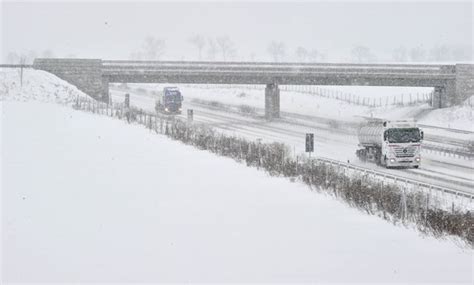 Snow Chaos Petra Brings Germany To A Slippery Standstill Der Spiegel