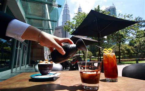 A coffee drinker's guide to kuala lumpur, malaysia. KLCC The Pit Stop For Great Coffee Kuala Lumpur | Great ...