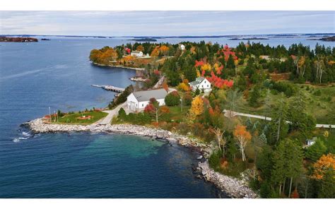 Hope Island In Maine Perfectly Melds Ultimate Privacy And Nearby Urban