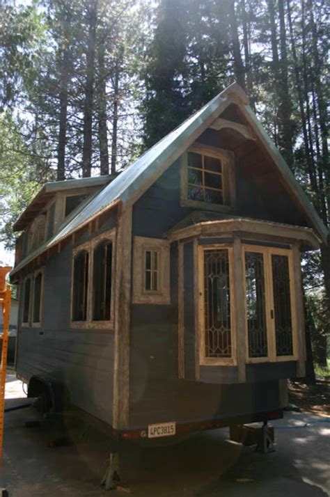 Youll Fall In Love With This Victorian Inspired Tiny House By Molecule