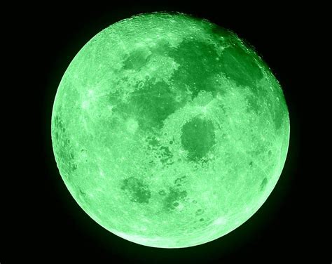 Omg Hoax Alert The Moon Wont Turn Green On April 20