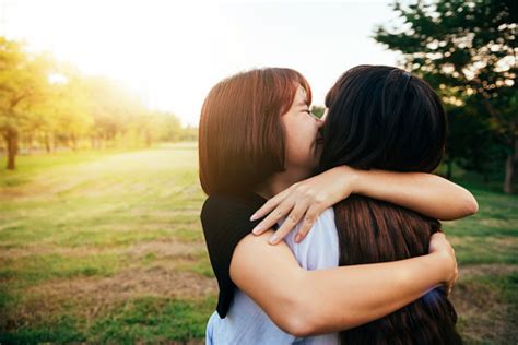 Lgbtlesbische Frauen Paar Augenblicke Glücks Lesbische Frauen Paar Zusammen Im Freien Konzept