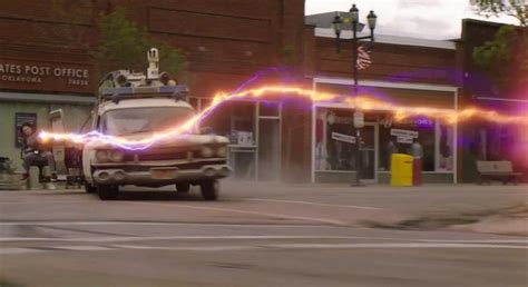 A short film about love (1988). Jadwal Film Bioskop yang Tayang di Tahun 2020 - Tokopedia Blog