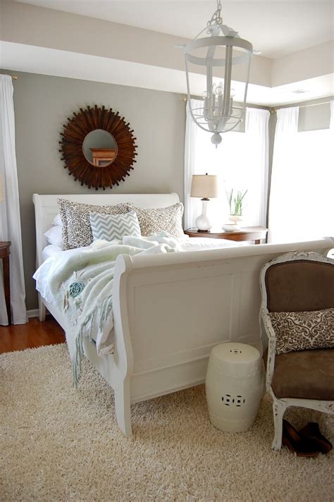 10 Bedroom Chandeliers That Set The Mood