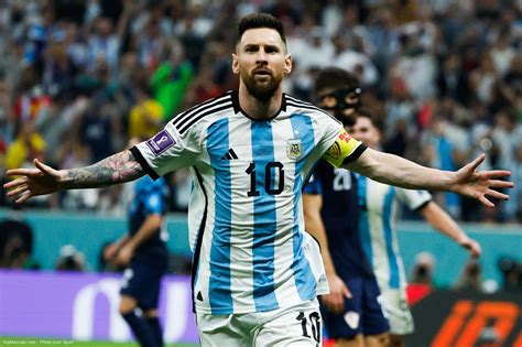 Finale Mondial 2022 Mbappé Messi Un Duel Pour Les Livres D