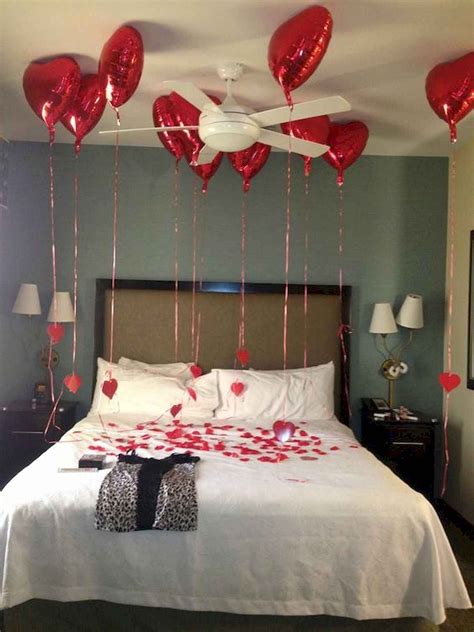 33 Best Beautiful Valentines Day Decorations Ideas In 2020 Valentines Bedroom Romantic Room