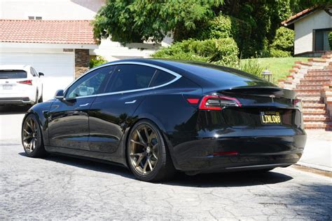 Tesla Model 3 Black With Bronze Signature Sv104 Wheel Front