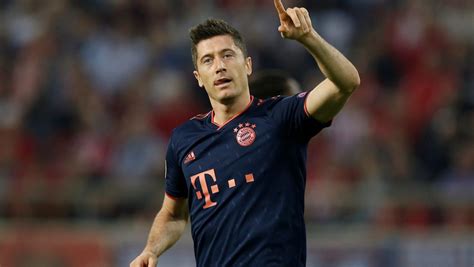 He's just four away from matching gerd müller's . Robert Lewandowski dał Bayernowi zwycięstwo w meczu z ...
