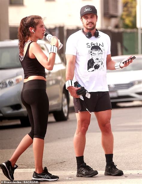 Photo James Franco Running With Girlfriend Isabel Pakzad 05 Photo