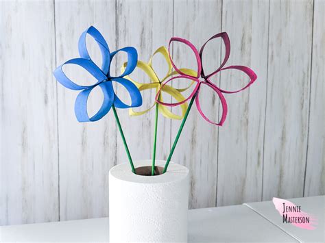 Amazing crafts you can make with toilet paper rolls. Easy Flowers from Toilet Paper Rolls - Jennie Masterson