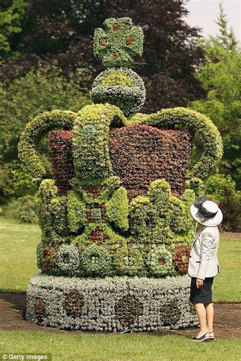 Impressive Topiary Sculptures